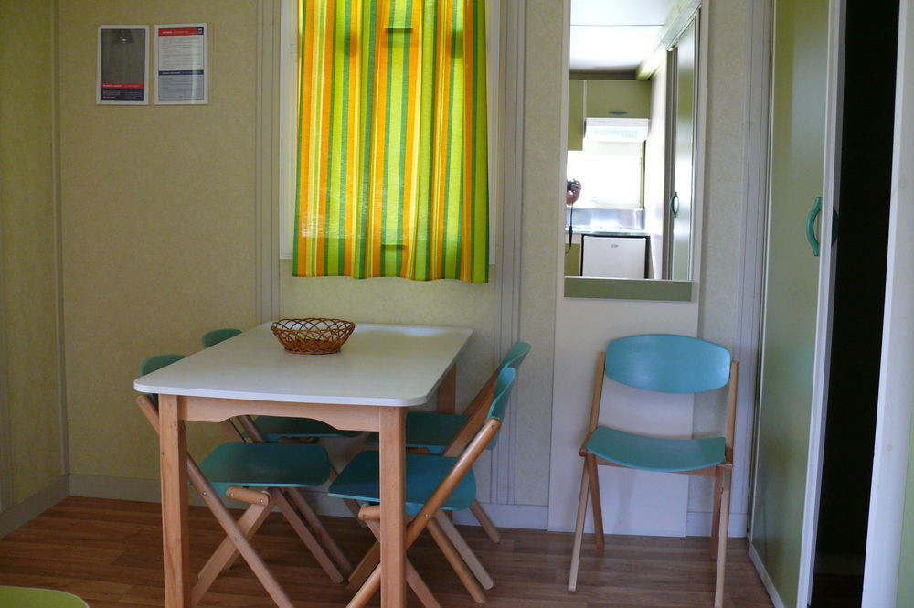 Parque De Campismo Orbitur Guincho Hotel กาชไกช์ ภายนอก รูปภาพ